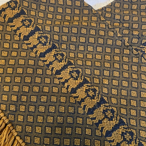Vintage Poncho with Geometric Deer Design - Picture 5 of 5